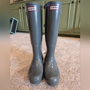 Hunter Glossy Tall Rain Boots — Gray